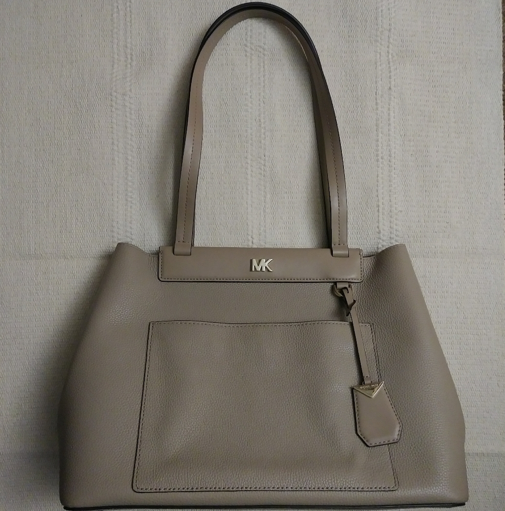 Michael Kors Meredith Medium Pebbled Leather Tote